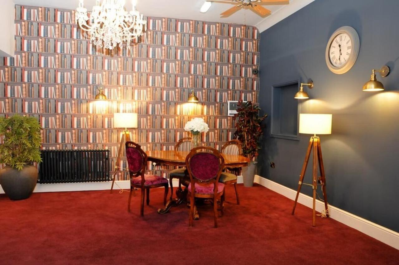 The Royal Hotel Crewe, A Brilliant Collection, Powered By Oyo Exterior foto